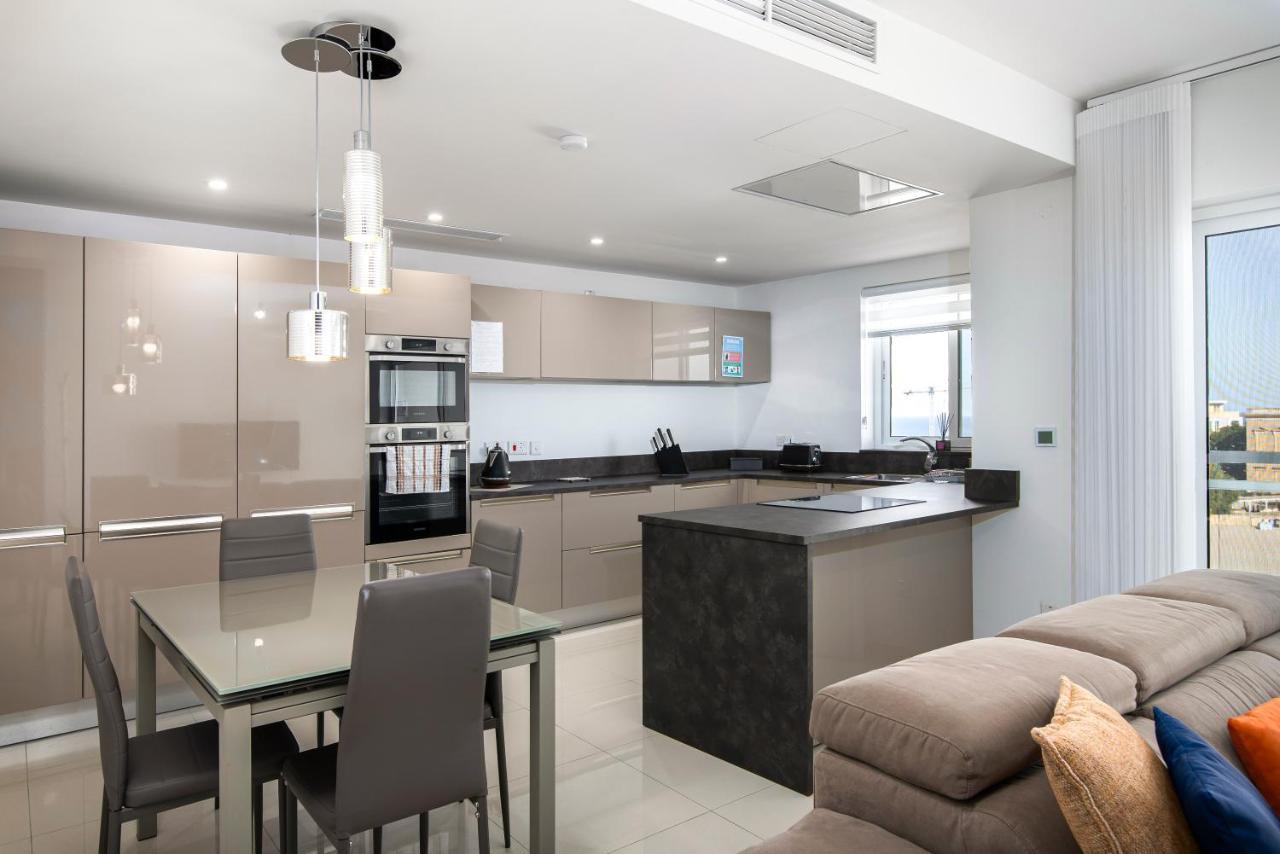 Spacious, Modern & Cosy 2 Bedroom 2 Bathroom Apartment - St. Julians San Giuliano Esterno foto